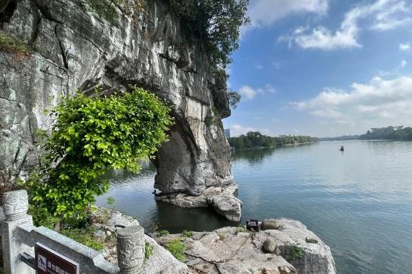 象鼻山位于哪里 在哪个城市