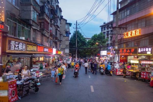 长沙比较热闹的夜市在哪里