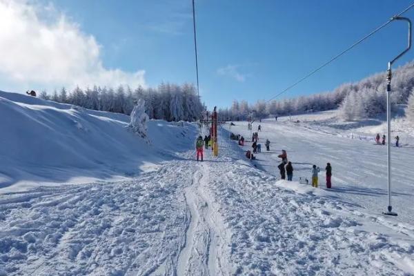 湖北省内哪里有滑雪场地