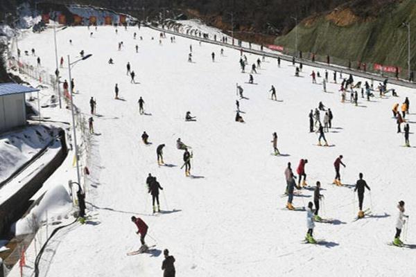 七星岭滑雪场在哪里