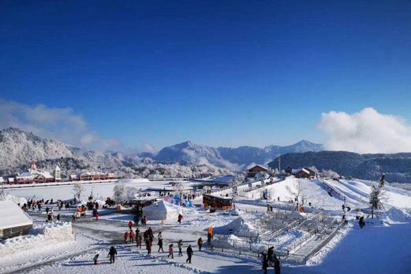 西岭雪山滑雪场门票价格表2022