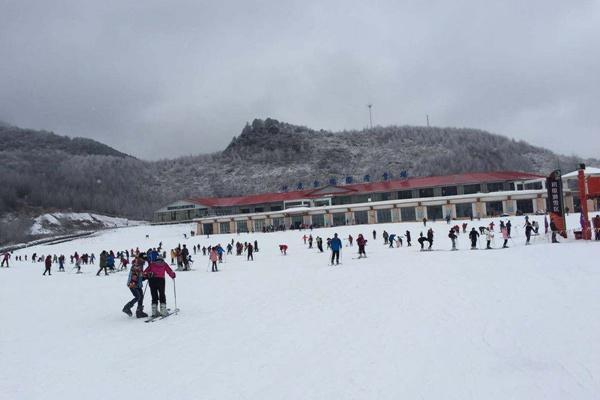 神农架滑雪攻略 关于旅行社、门票、交通、注意事项全都有