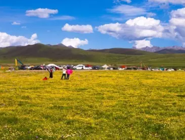 月亮湾停车费是多少  月亮湾露营基地怎么样