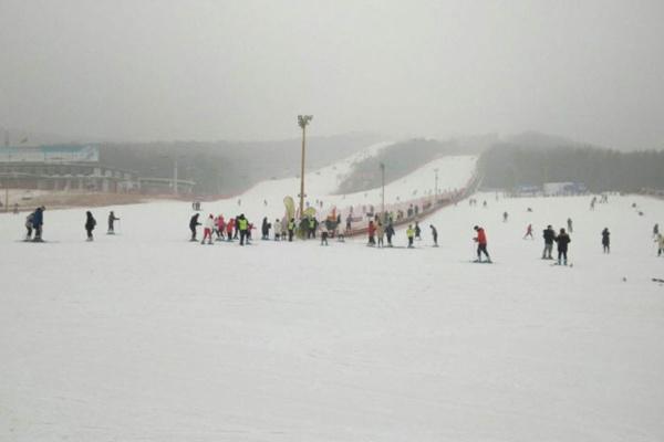 沈阳最大的滑雪场在哪里