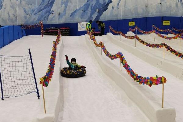 成都哪里有室内滑雪的地方 成都室内滑雪场价格