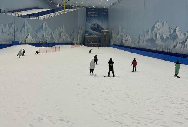 成都哪里有室内滑雪的地方 成都室内滑雪场价格