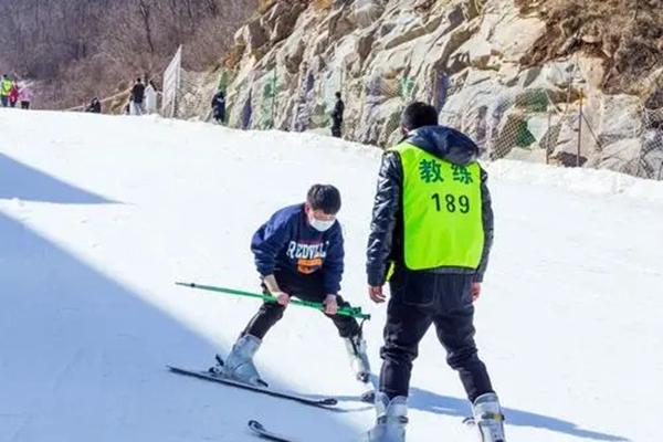 郑州滑雪场哪个最好玩 郑州滑雪场推荐