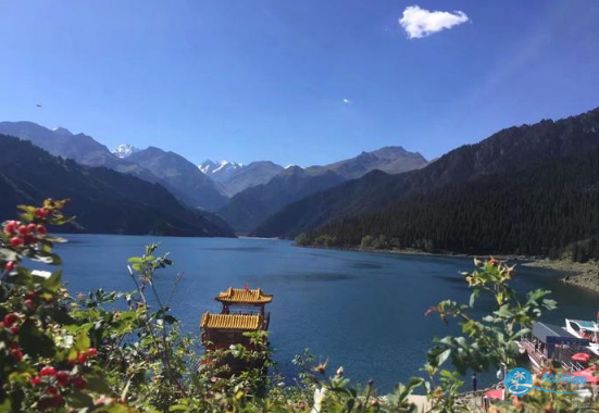 天山天池风景区攻略 天山天池风景区图片