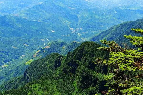 成都哪里爬山风景好 六大必去爬山景点