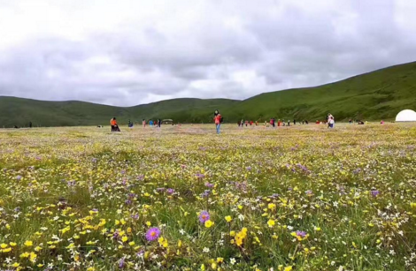 稻城亚丁在哪儿  川西康巴藏区稻城亚丁旅游攻略2017