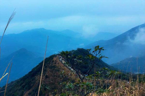 深圳梧桐山有几条登山道