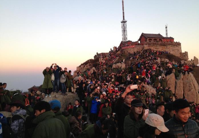 夜爬泰山攻略 夜爬泰山几点开始