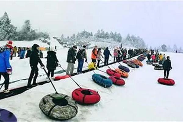 重庆滑雪哪家好 丰都南天湖国际滑雪场安全刺激