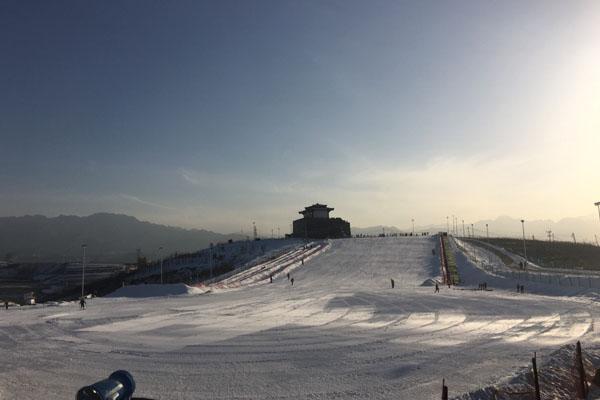 西安白鹿原滑雪场怎么去 西安到白鹿原滑雪场怎么坐车