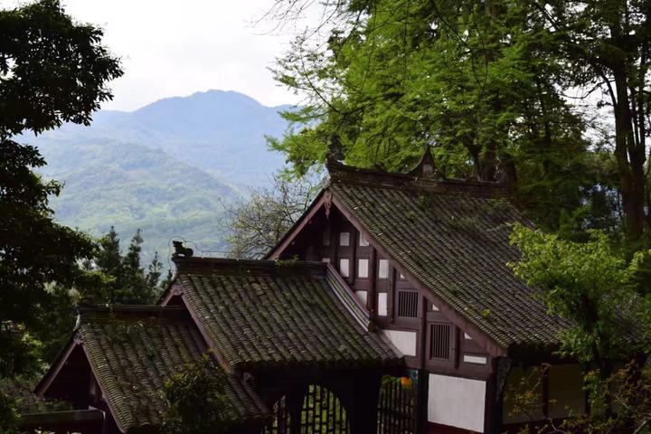  都江堰风景区在哪儿