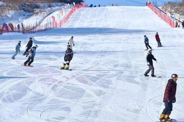 成都滑雪的地方在哪里 成都哪里有滑雪的地方