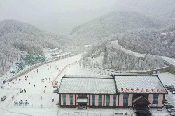 襄阳横冲国际滑雪场在哪里怎么走