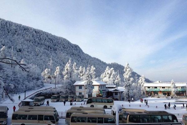 峨眉山雷洞坪滑雪场门票2020 游玩攻略