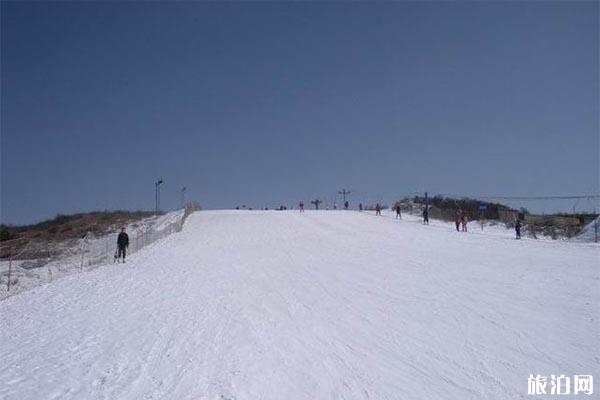 太原五龙滑雪场滑雪租借物品收费 滑雪票中包含有雪鞋吗