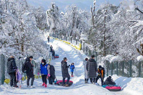 峨眉山滑雪场开放的时间12月