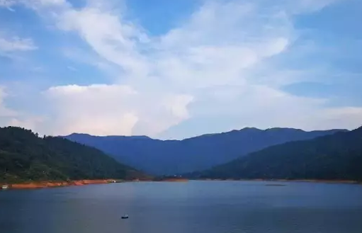 潭岭天湖在哪里   潭岭天湖旅游