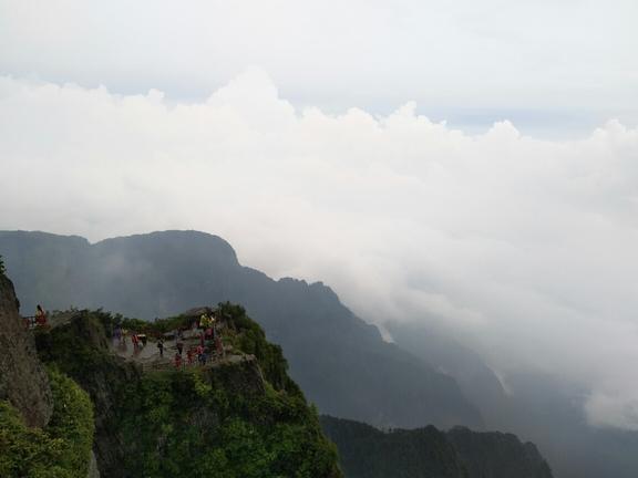 峨眉山有哪些景点 峨眉山有哪些寺庙