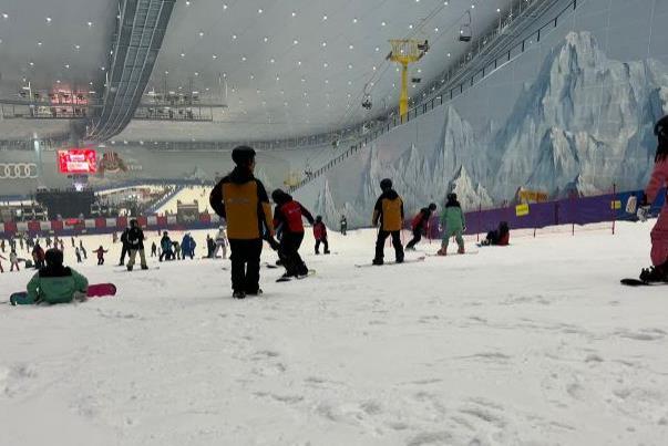 成都哪里有室内滑雪的地方 成都室内滑雪场价格