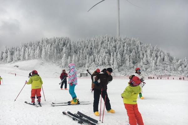 重庆附近哪里有滑雪的地方