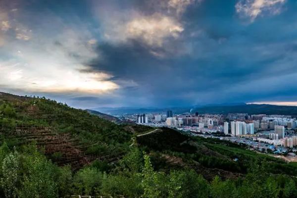 西宁周边爬山去哪里好