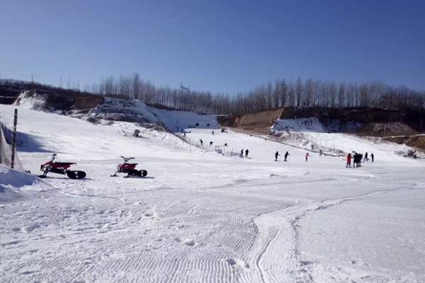 郑州什么地方可以滑雪