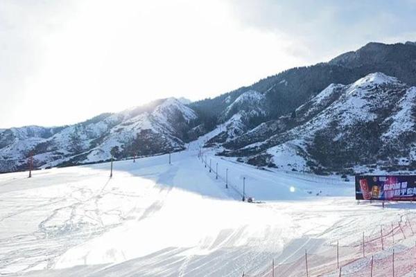 乌鲁木齐有哪些滑雪场